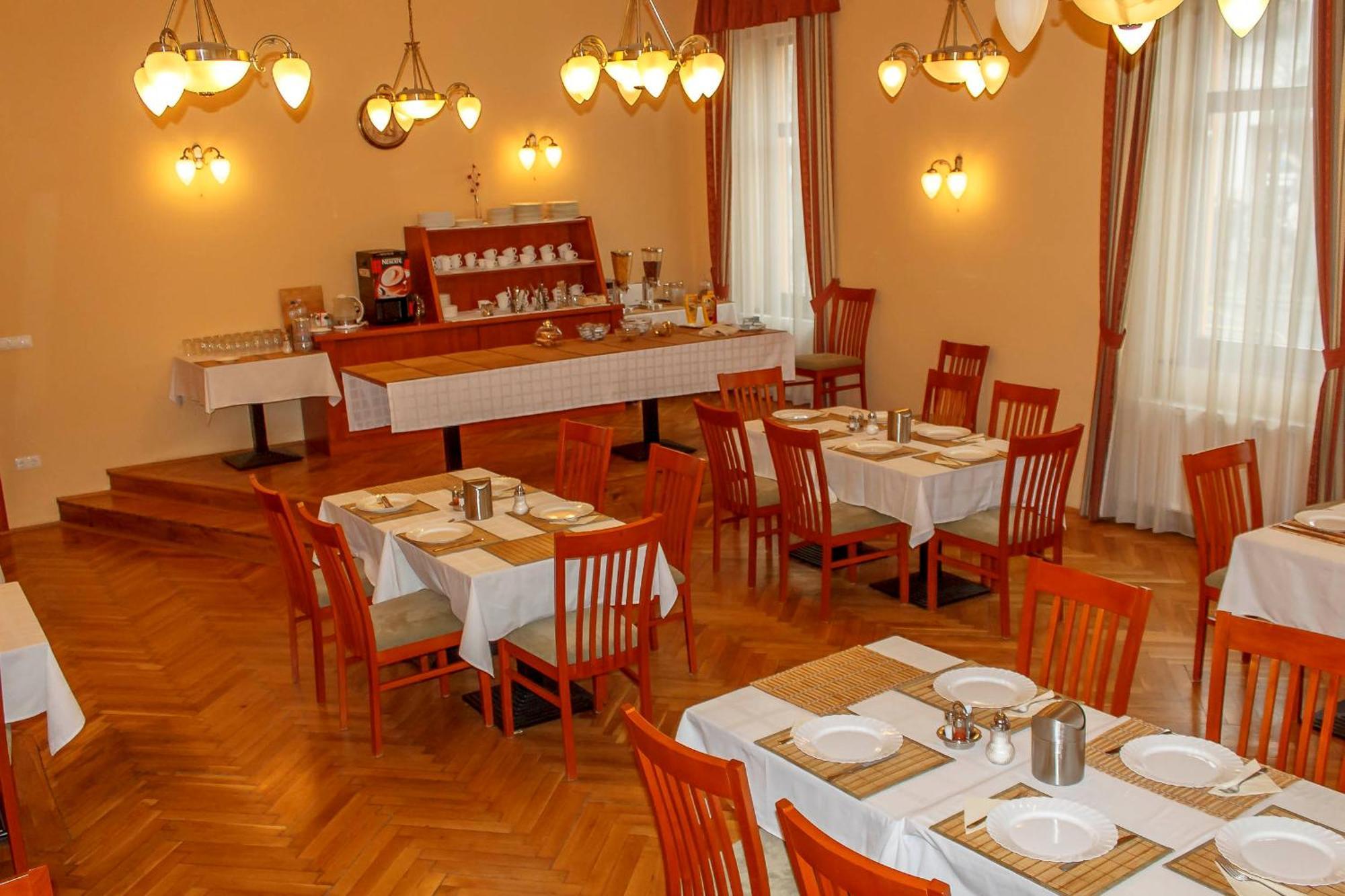 Mohács Pannon Hotel Bejelentkezes 20 Oraig, Check-In Until 20 O'Clock, Einchecken Bis 20 Uhr מראה חיצוני תמונה