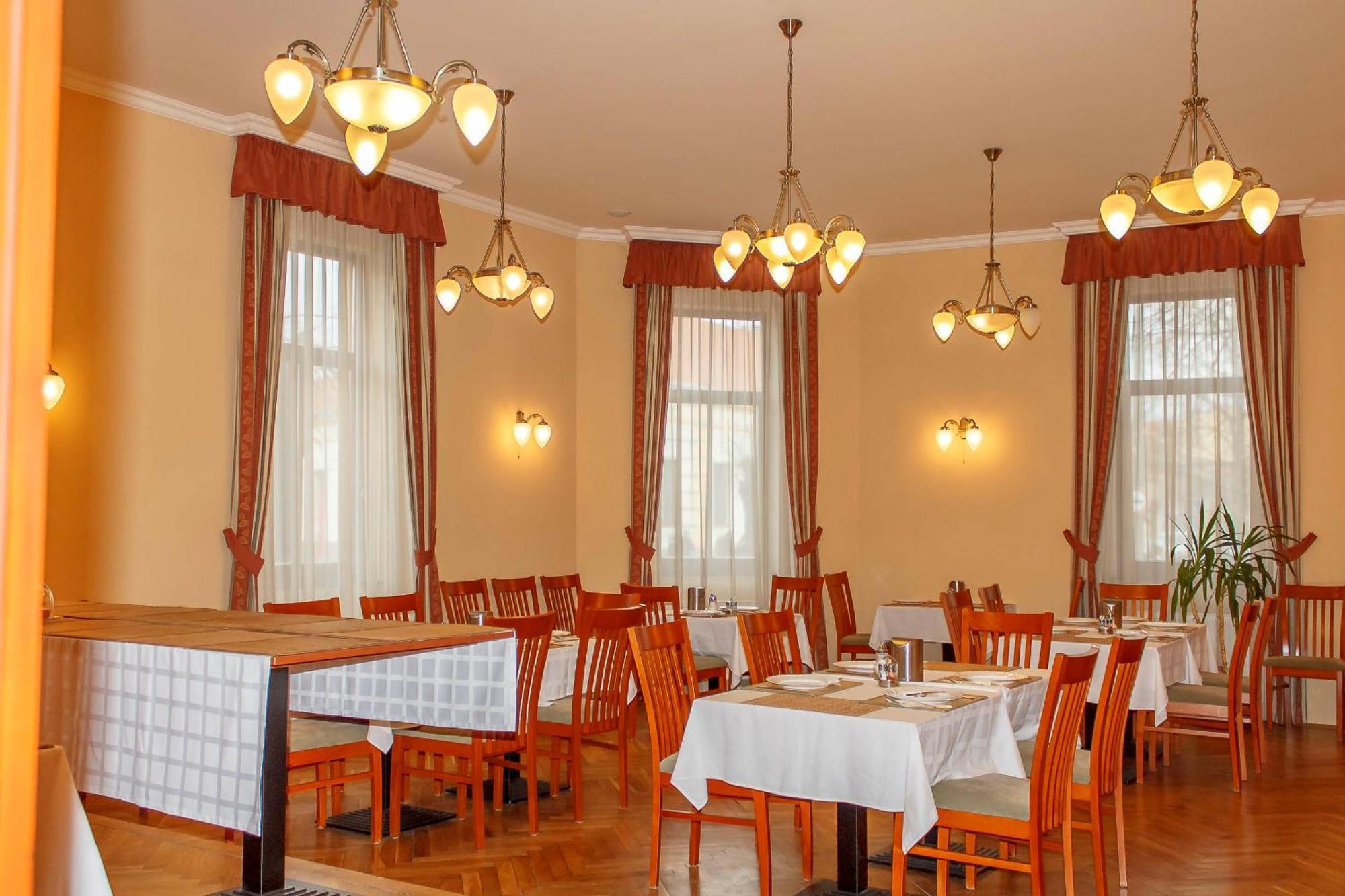 Mohács Pannon Hotel Bejelentkezes 20 Oraig, Check-In Until 20 O'Clock, Einchecken Bis 20 Uhr מראה חיצוני תמונה