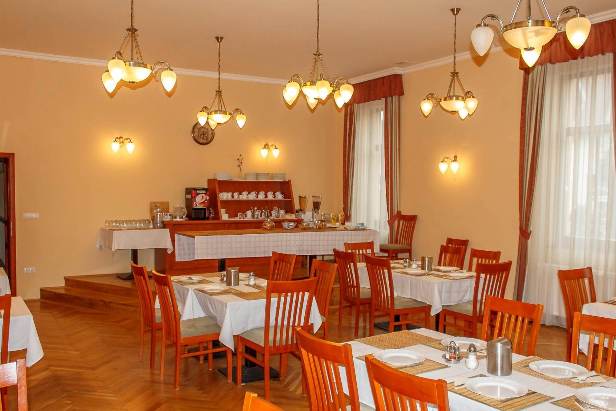 Mohács Pannon Hotel Bejelentkezes 20 Oraig, Check-In Until 20 O'Clock, Einchecken Bis 20 Uhr מראה חיצוני תמונה