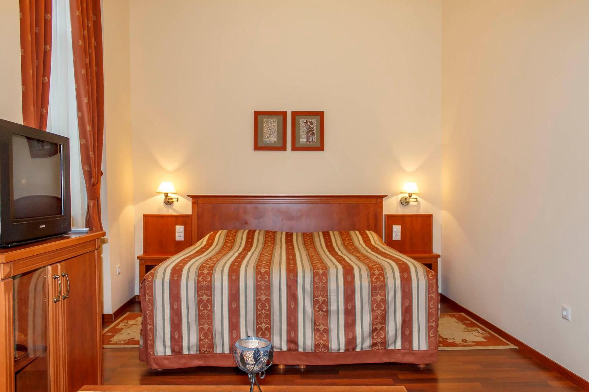 Mohács Pannon Hotel Bejelentkezes 20 Oraig, Check-In Until 20 O'Clock, Einchecken Bis 20 Uhr מראה חיצוני תמונה