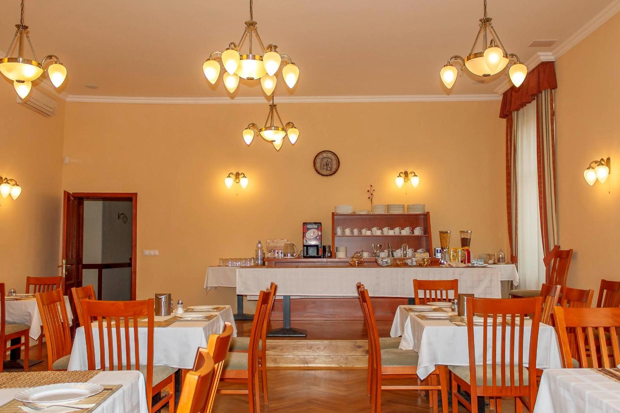 Mohács Pannon Hotel Bejelentkezes 20 Oraig, Check-In Until 20 O'Clock, Einchecken Bis 20 Uhr מראה חיצוני תמונה