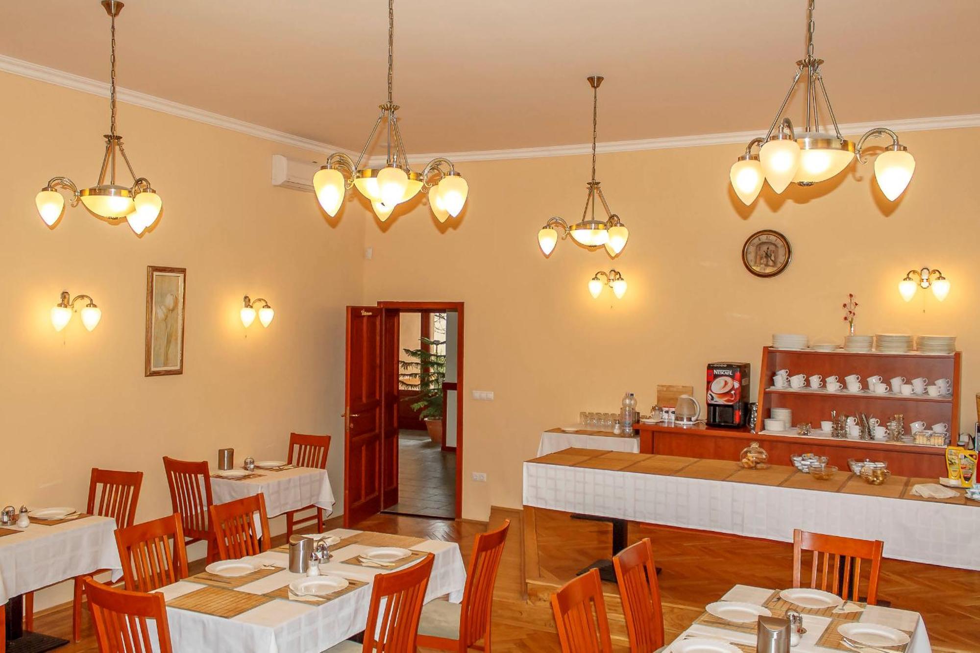 Mohács Pannon Hotel Bejelentkezes 20 Oraig, Check-In Until 20 O'Clock, Einchecken Bis 20 Uhr מראה חיצוני תמונה
