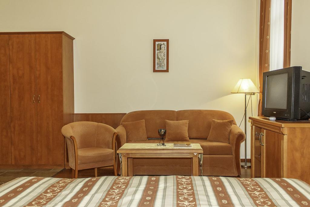 Mohács Pannon Hotel Bejelentkezes 20 Oraig, Check-In Until 20 O'Clock, Einchecken Bis 20 Uhr מראה חיצוני תמונה