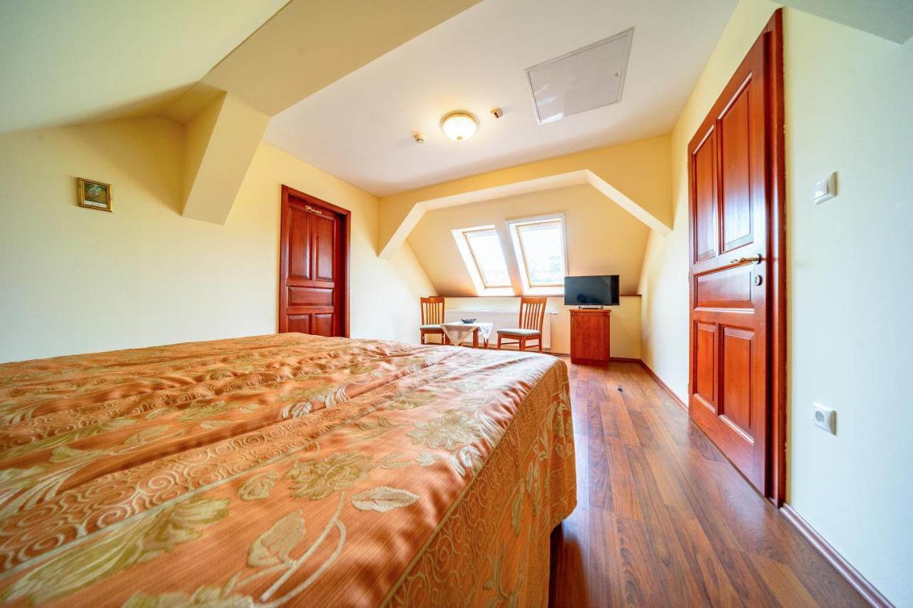Mohács Pannon Hotel Bejelentkezes 20 Oraig, Check-In Until 20 O'Clock, Einchecken Bis 20 Uhr מראה חיצוני תמונה