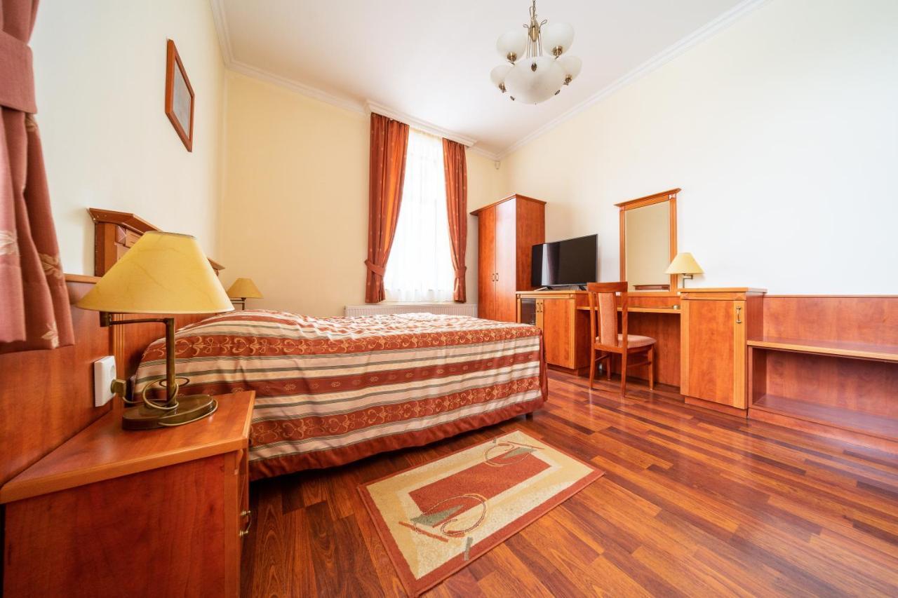 Mohács Pannon Hotel Bejelentkezes 20 Oraig, Check-In Until 20 O'Clock, Einchecken Bis 20 Uhr מראה חיצוני תמונה