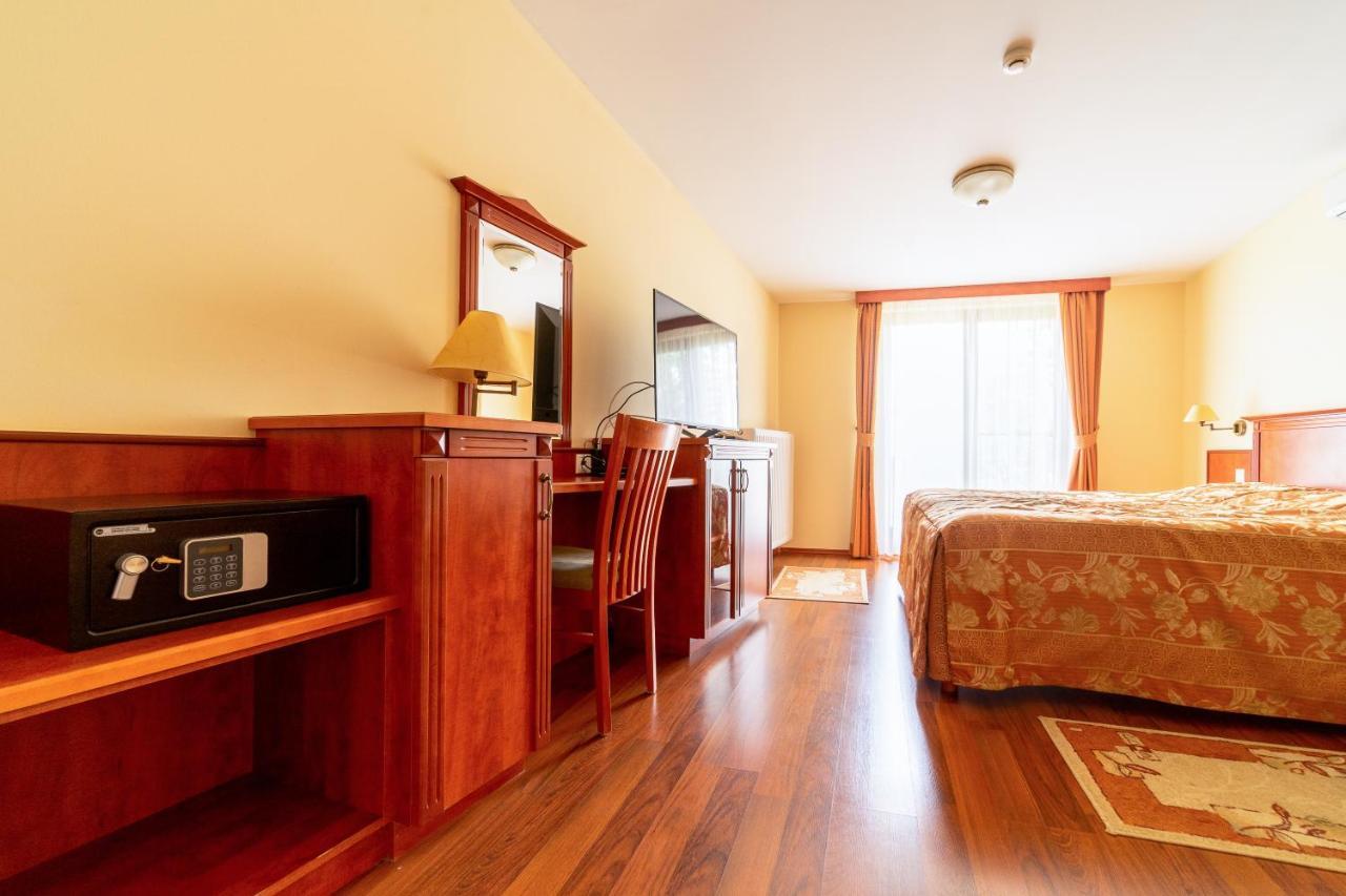 Mohács Pannon Hotel Bejelentkezes 20 Oraig, Check-In Until 20 O'Clock, Einchecken Bis 20 Uhr מראה חיצוני תמונה